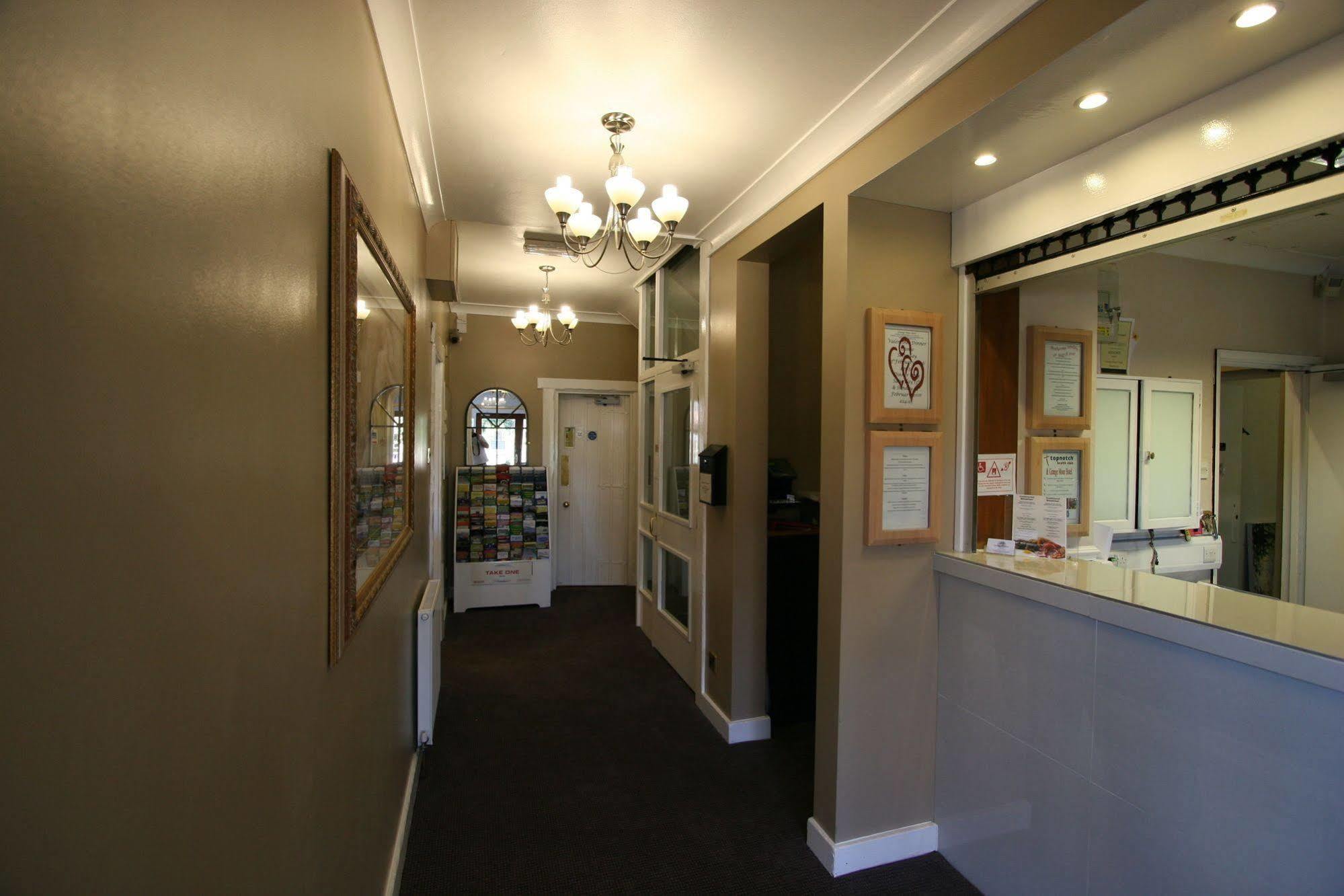 Grange Moor Hotel 메이드스톤 외부 사진