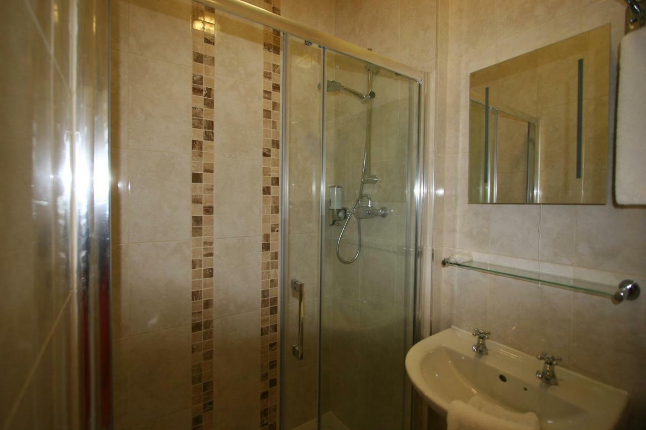 Grange Moor Hotel 메이드스톤 외부 사진